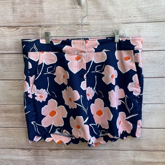 ISAAC MIZRAHI FLORAL‎ SHORTS WITH SCALLOPED HEM - Picture 1 of 4
